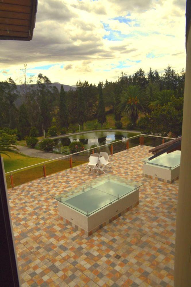 Quito Airport Suites Hotel Tababela Eksteriør billede