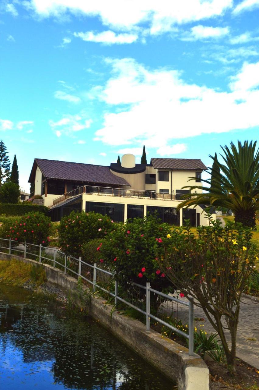 Quito Airport Suites Hotel Tababela Eksteriør billede